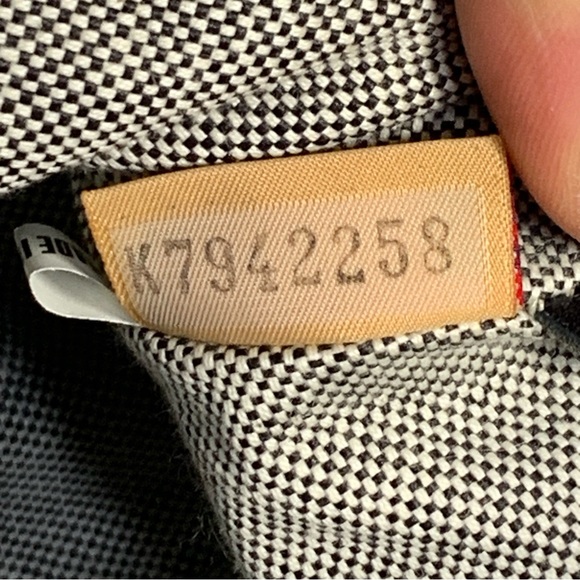 Dooney & Bourke Grey Donegal Crest Domed Satchel Black Leather Double Handles - Picture 7 of 16